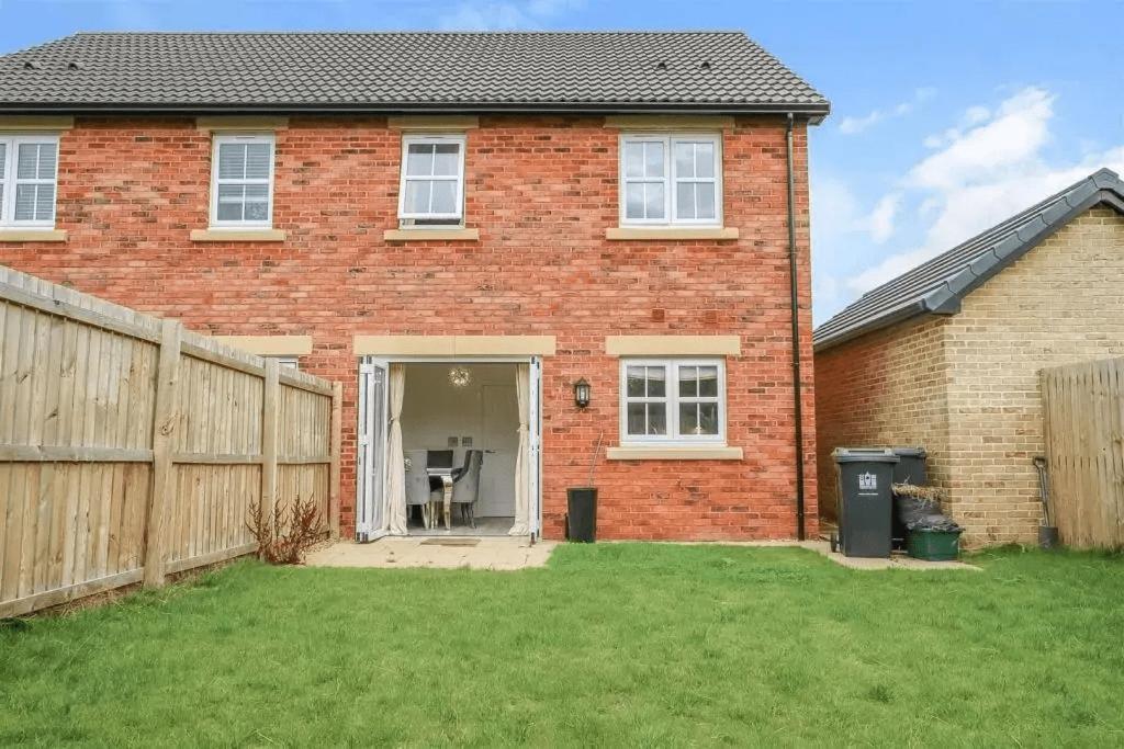 3 Bed Home In Peaceful Village Darlington Middleton One Row Eksteriør billede